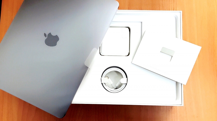 我人生的第一台MAC 2017 MacBook Pro 13" with touch bar 開箱