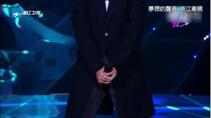 JJ的麥克風也太尷尬了吧