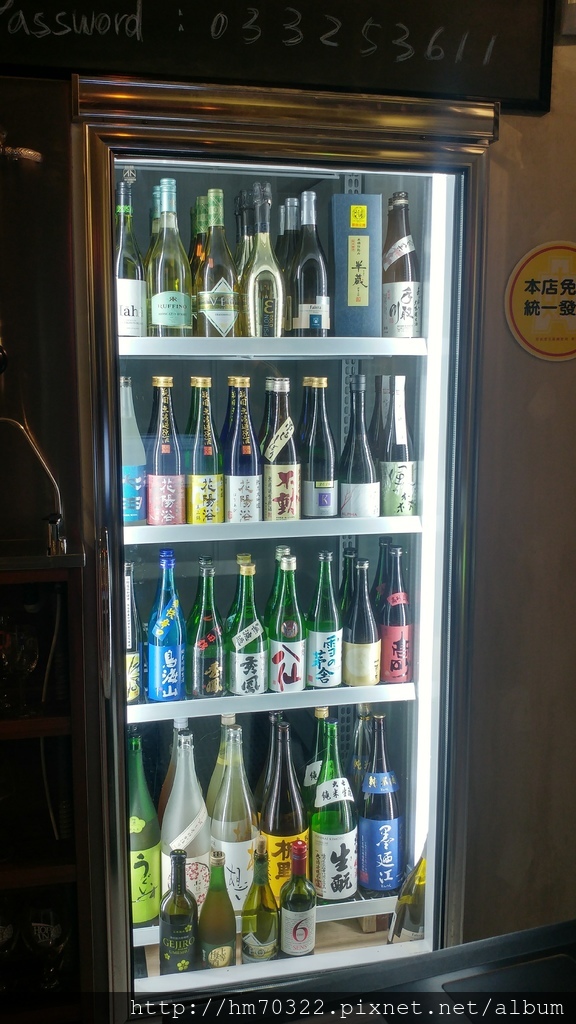 『桃園美食』- 桃園新埔七街．Hop In Taproom / 藝文特區 / Craft Beer / Sake / 精釀啤酒