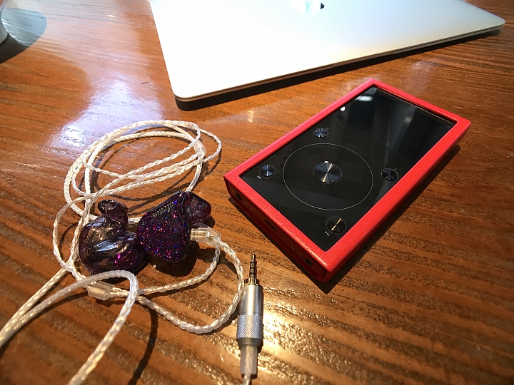 [開箱評測]FiiO Mark X3III 高解析～藍牙～支援無損音樂檔～音樂播放器～熱血騷包紅參上！