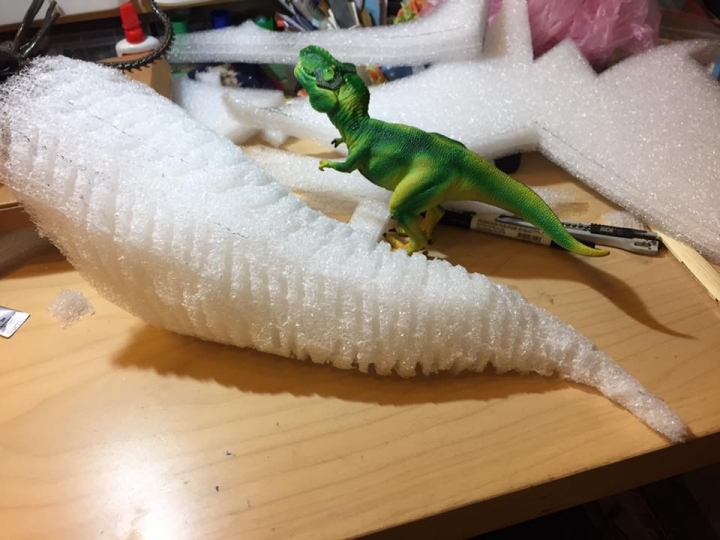 ［DIY] 手做萬聖節恐龍大頭
