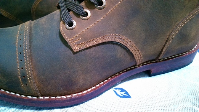 靴子底層走路會發出"幾拐"異音