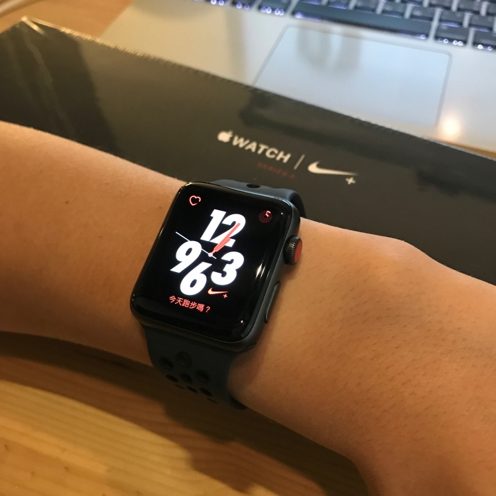 [首次在01的開箱]日本帶回來 Apple Watch 3 Nike+ (GPS + Cellular)