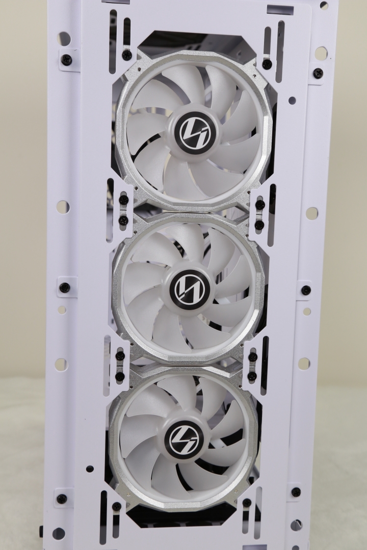 Lian Li Alpha 550 開箱