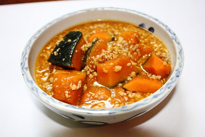 【我家餐桌上的日本料理之十一】鬆軟南瓜搭配芡汁雞肉燥――南瓜雞肉燥