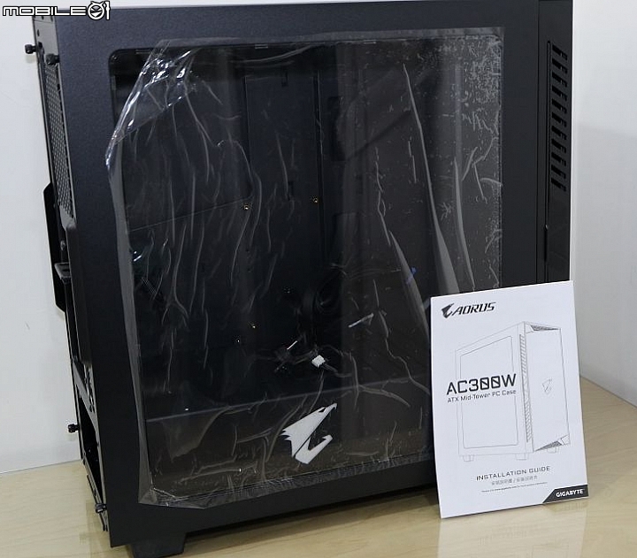 信仰の殼，技嘉AORUS鷹神崛起加入機殼戰局 GP-AC300W 開箱