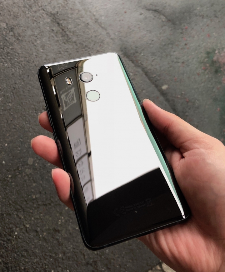 拿到手了！！！HTC U11+ 黑色