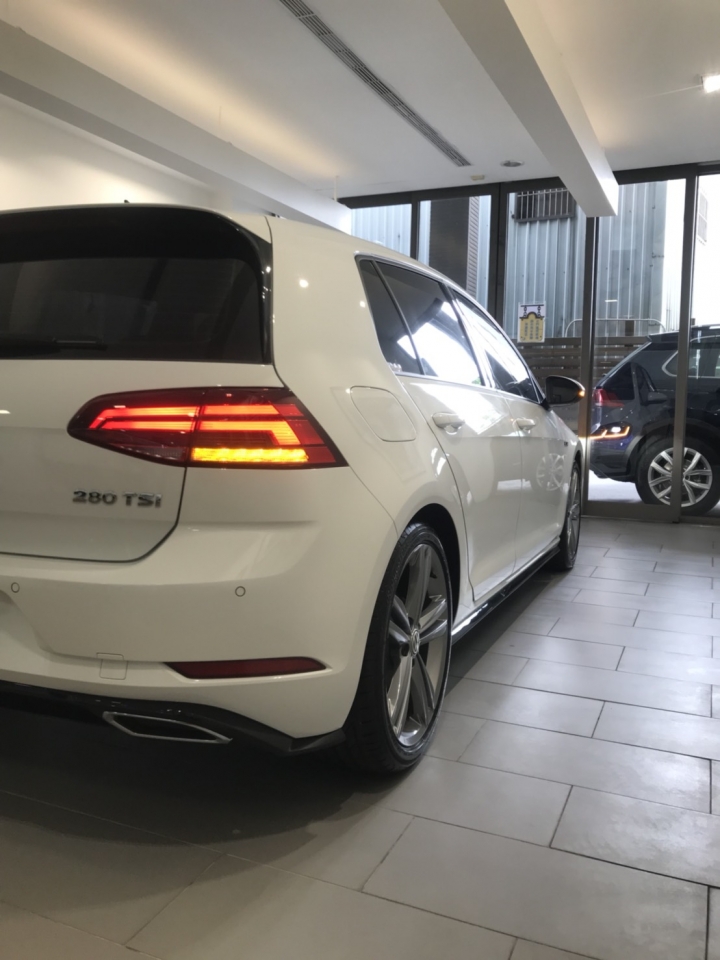 2017/18 白Golf 280-TSI R-Line 開箱