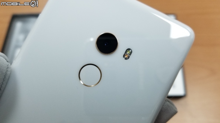 [開箱]小米MIX2 全陶瓷尊享版 皓月白 8GB RAM + 128GB ROM 簡單開箱分享~
