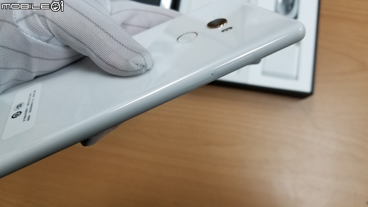 [開箱]小米MIX2 全陶瓷尊享版 皓月白 8GB RAM + 128GB ROM 簡單開箱分享~