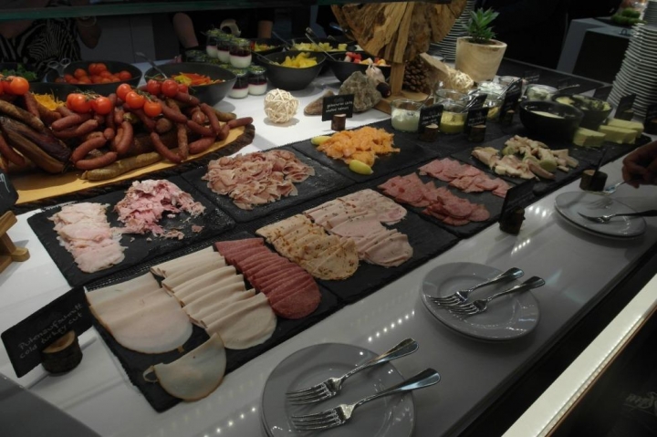 同遊德奧之旅 團聚家人情感（太平洋旅行社）