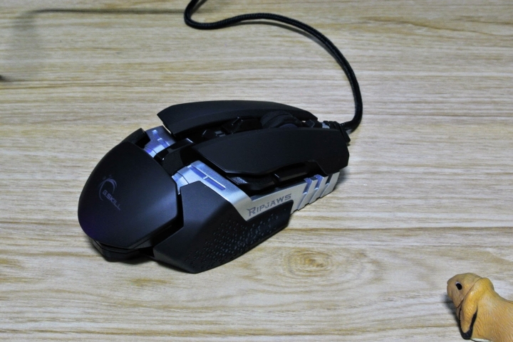 芝奇RIPJAWS MX780雷射電競滑鼠 RGB量身訂做模組滑鼠就是不一樣~~~