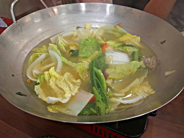 高雄市黃師父雞煲蟹~港澳火鍋宮廷料理特色餐~湯頭好又鮮~網友好評~~