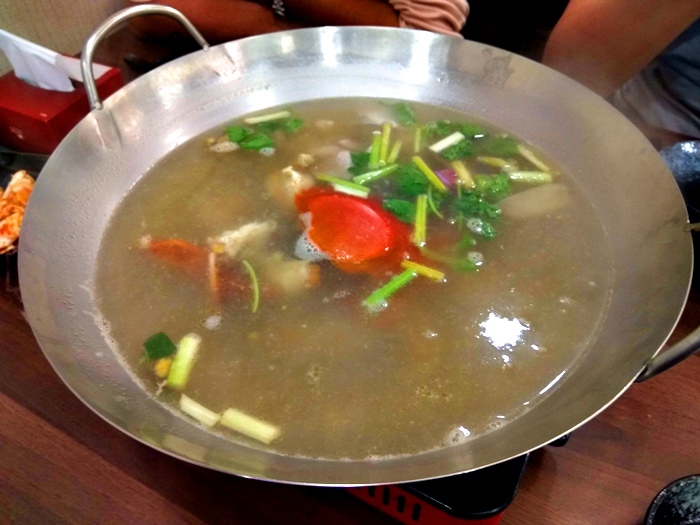 高雄市黃師父雞煲蟹~港澳火鍋宮廷料理特色餐~湯頭好又鮮~網友好評~~