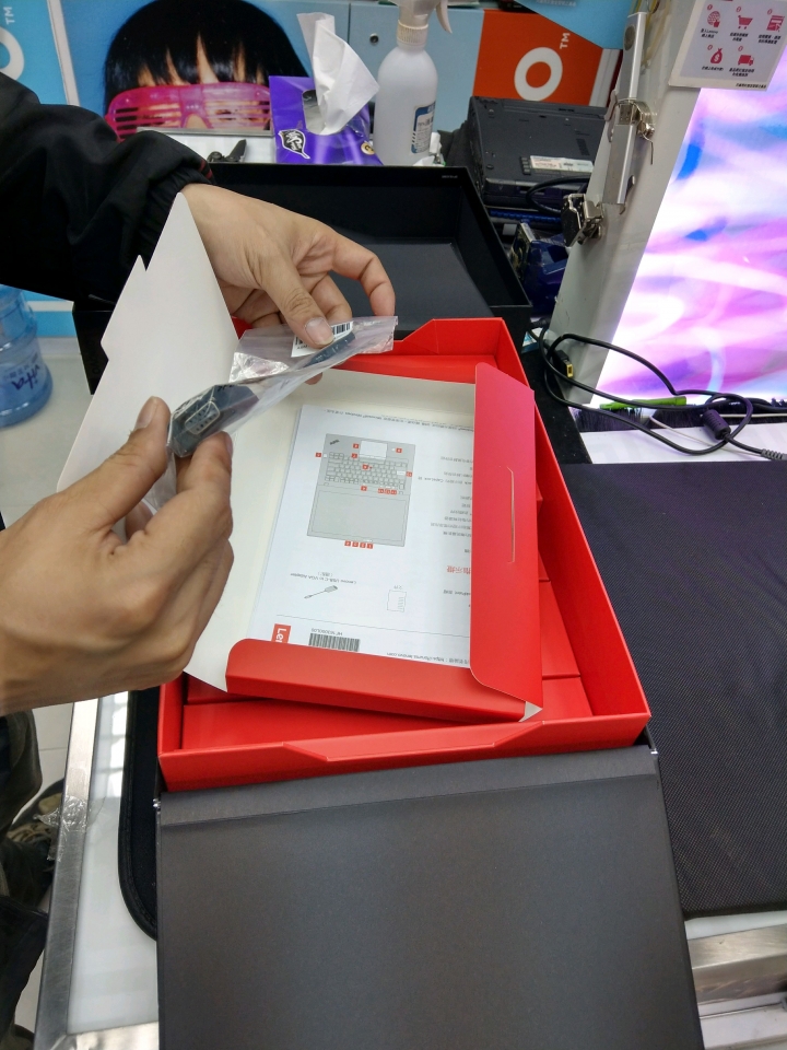 ThinkPad 25 港版 專賣店內直接開箱