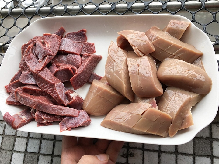 [食譜分享] 冬令進補、月子餐補身，香又軟Q的麻油腰子