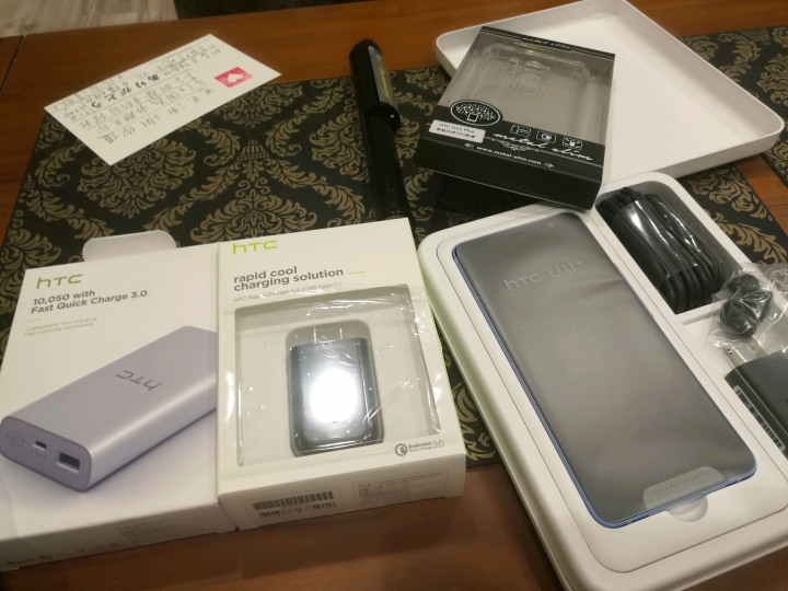 基於慶祝，簡易開箱U11+