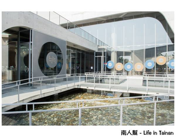 【台南甜食】千層蛋糕界的LV｜千層搭飲料300元~深藍蛋糕旗艦店