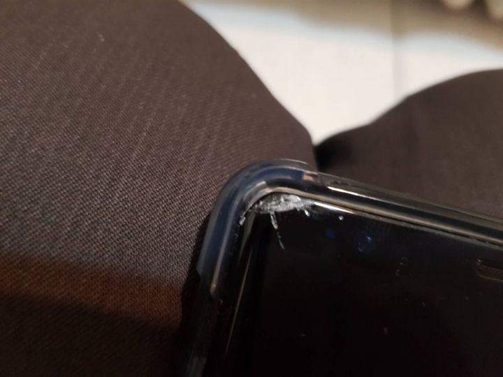 歷經多次各式Note8保貼重貼，終於找到比較完美的，請問版上有貼嚴XX膜的保護貼的鄉民嗎？保護殼集中分享區，大家建議你是用哪一款不頂膜保護殼，一起交流分享。