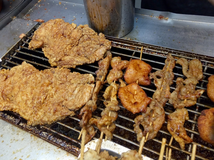 一口咬下震撼人心的碳烤雞排