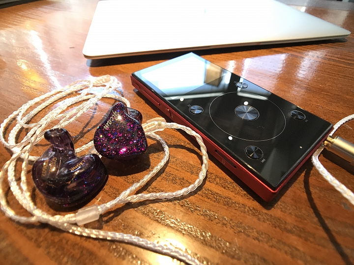 [開箱評測]FiiO Mark X3III 高解析～藍牙～支援無損音樂檔～音樂播放器～熱血騷包紅參上！