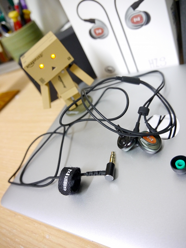[開箱評測]HZSOUND HZ3ii 入耳式耳機～12.5mm動圈單體～舒適～耐聽～伴你入眠～