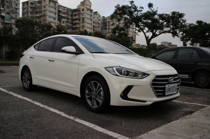 柴油超級抖!!! super elantra1.6 柴油 交車、保養分享~~