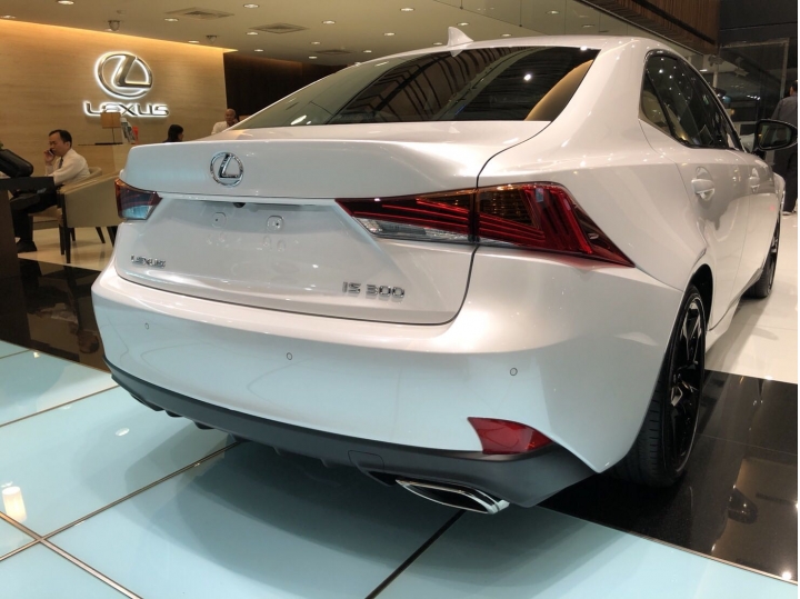 LEXUS IS 300 鉑黑特仕車「Platinum Black」賞車～分享