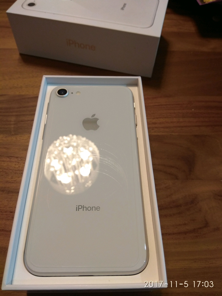 iPhone8 銀白色 偽開箱 有史以來最像4s的iPhone