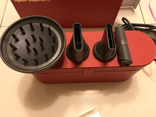[開箱] Dyson吹風機 紅色