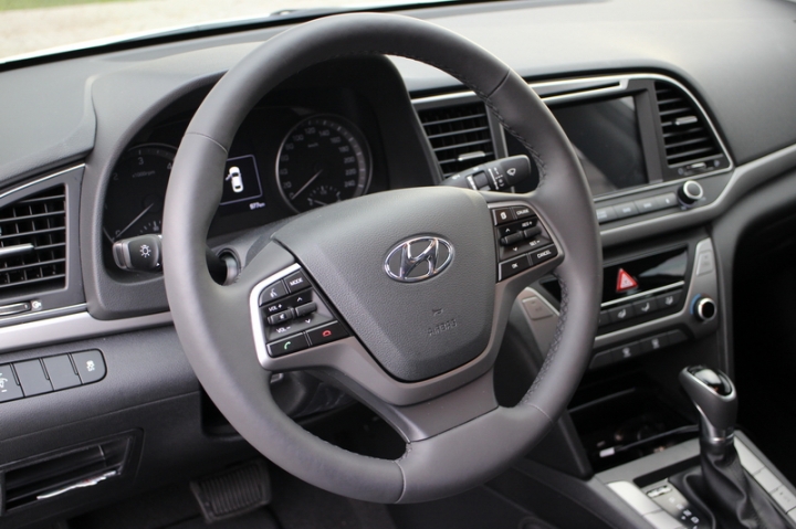柴油超級抖!!! super elantra1.6 柴油 交車、保養分享~~