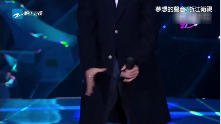 JJ的麥克風也太尷尬了吧