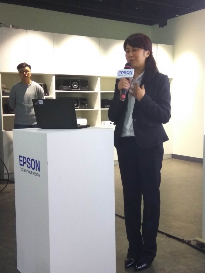 EPSON投影體驗會：01編輯EH-TW650 VS. 筆者 EH-TW5400投影機肉身試用