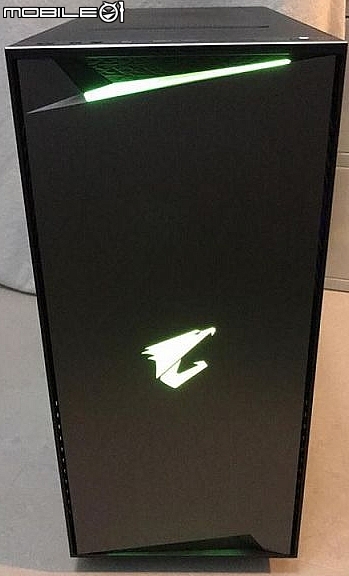 信仰の殼，技嘉AORUS鷹神崛起加入機殼戰局 GP-AC300W 開箱
