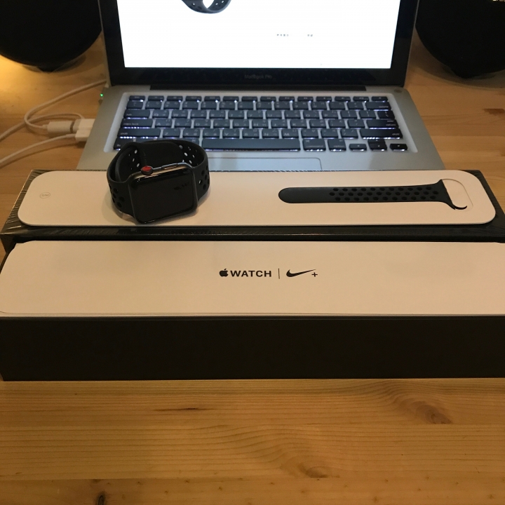 [首次在01的開箱]日本帶回來 Apple Watch 3 Nike+ (GPS + Cellular)