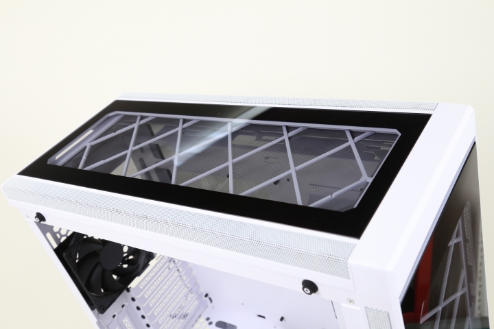 Lian Li Alpha 550 開箱