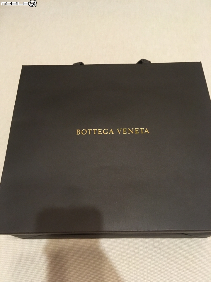 bottega veneta 拉鍊長夾 簡易開箱