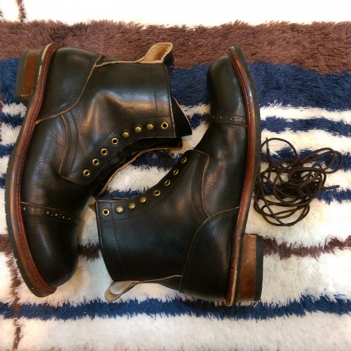 【皮革保養】【補色篇】【Black Boots】-腳上的她變成身消光黑