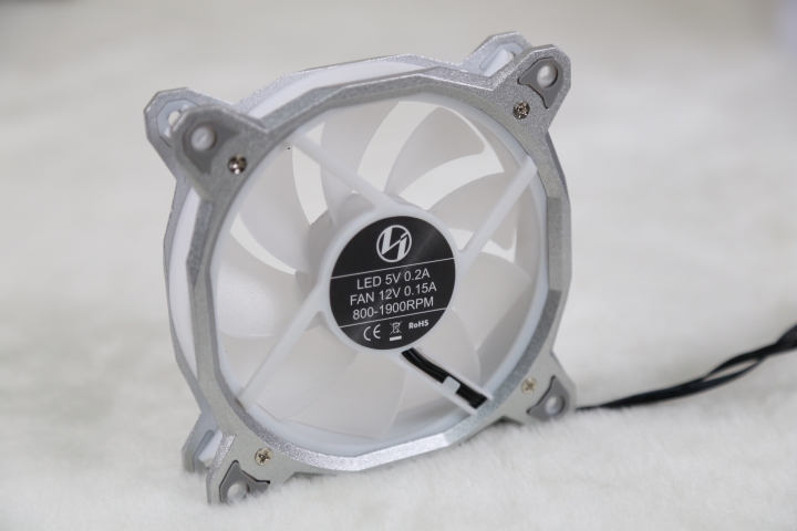 Lian Li Alpha 550 開箱