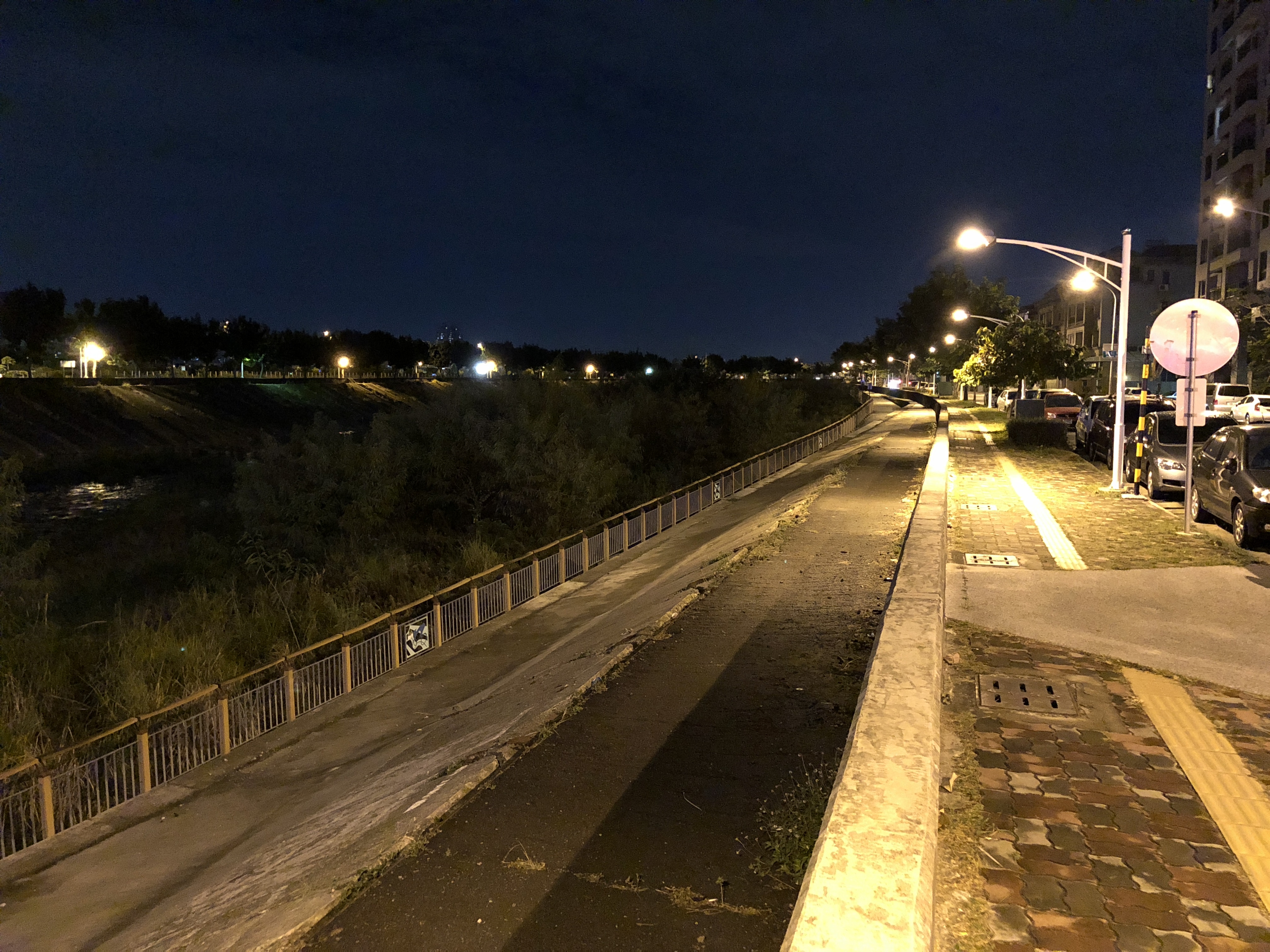 同門祖孫(X&6S+)無腦攝影微PK-夜拍篇