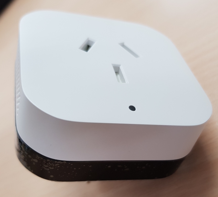 空調伴侶的插頭比較大…