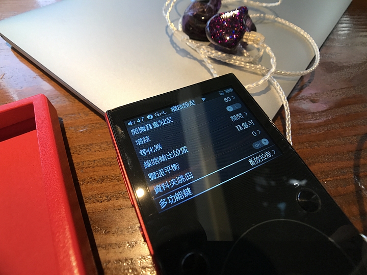 [開箱評測]FiiO Mark X3III 高解析～藍牙～支援無損音樂檔～音樂播放器～熱血騷包紅參上！