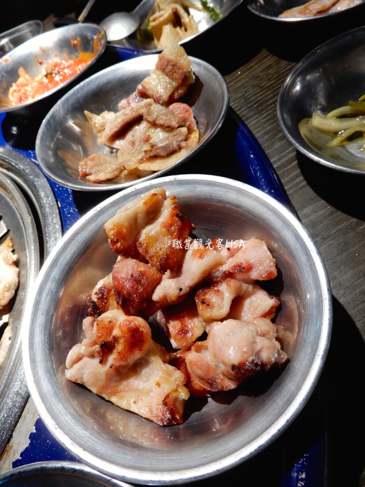 笨豬跳 Bungy Jump Korean BBQ-台北松山 專人服務韓國烤肉，小菜無限暢吃（京華城店）