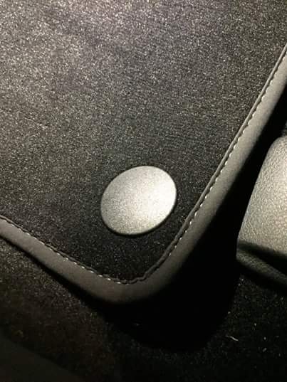CLA200 原廠腳踏墊扣子疑問