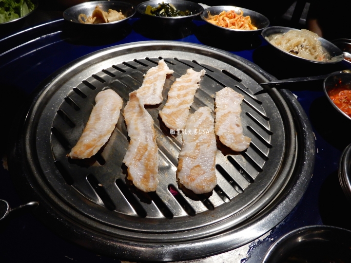 笨豬跳 Bungy Jump Korean BBQ-台北松山 專人服務韓國烤肉，小菜無限暢吃（京華城店）