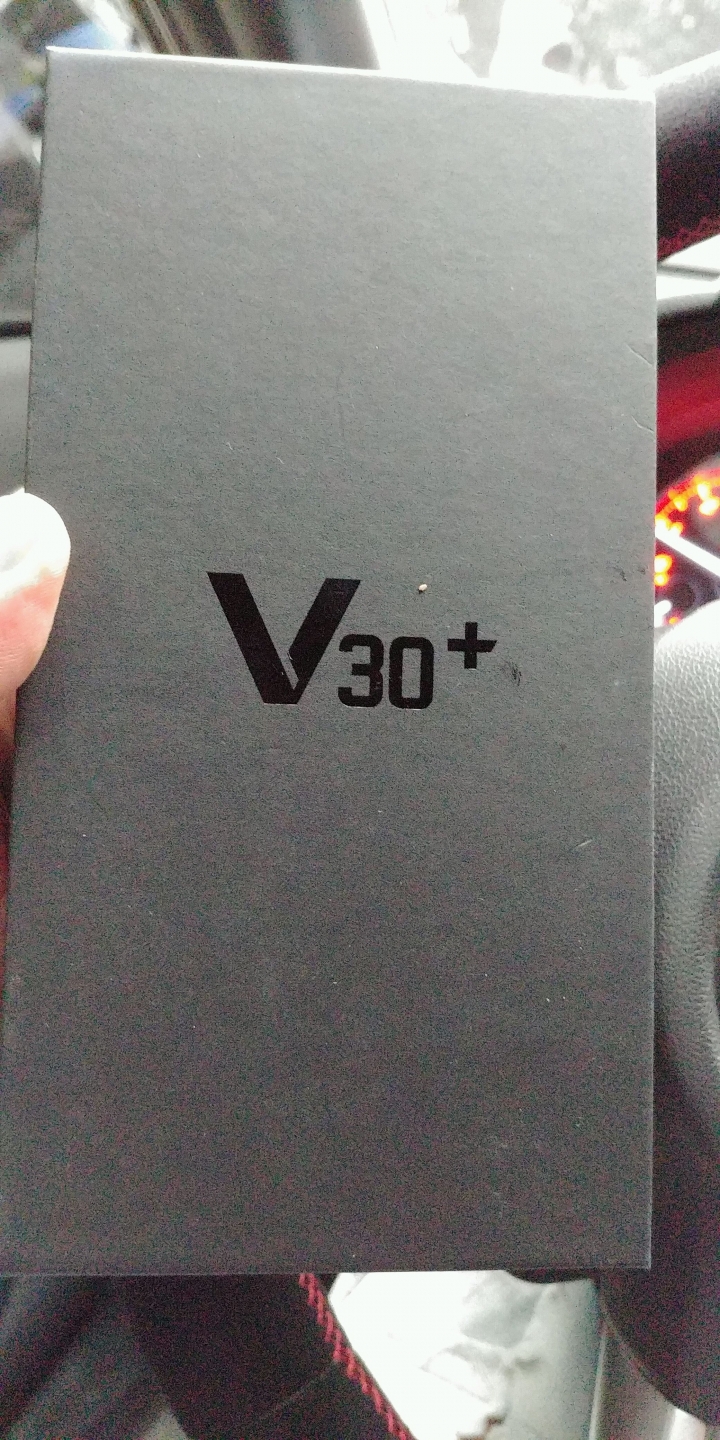 LG V30+
