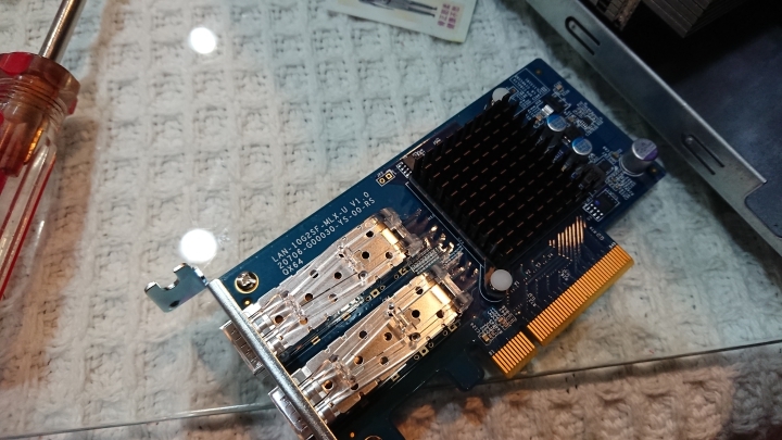 [開箱]QNAP TS-877-1600-8G簡單開箱照~