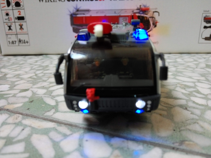 Wiking Control 87 Panther 美洲豹 6x6 遙控消防車