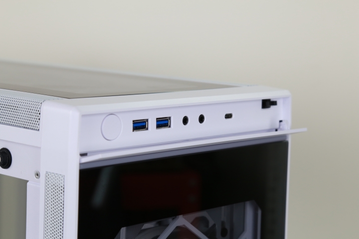 Lian Li Alpha 550 開箱