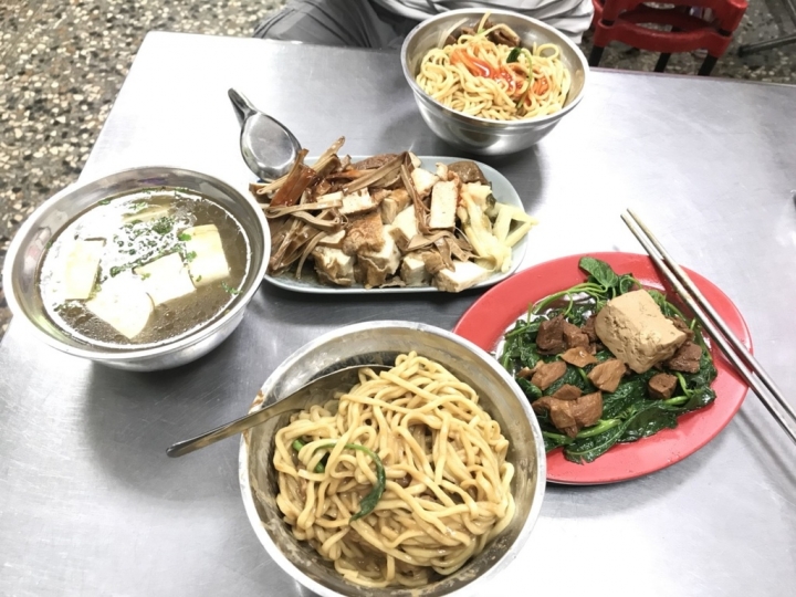 【美食。食記】彰化 中正路 豆香實在 老店味濃 三民素食